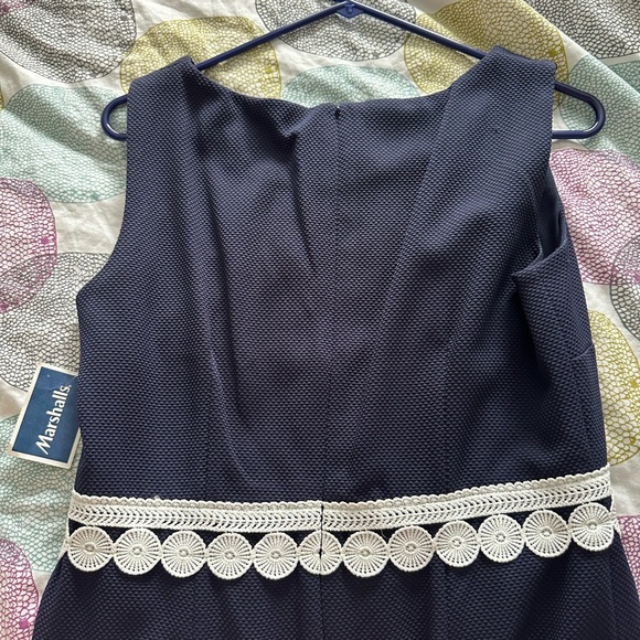 NWT dress size 8 - Picture 3 of 4